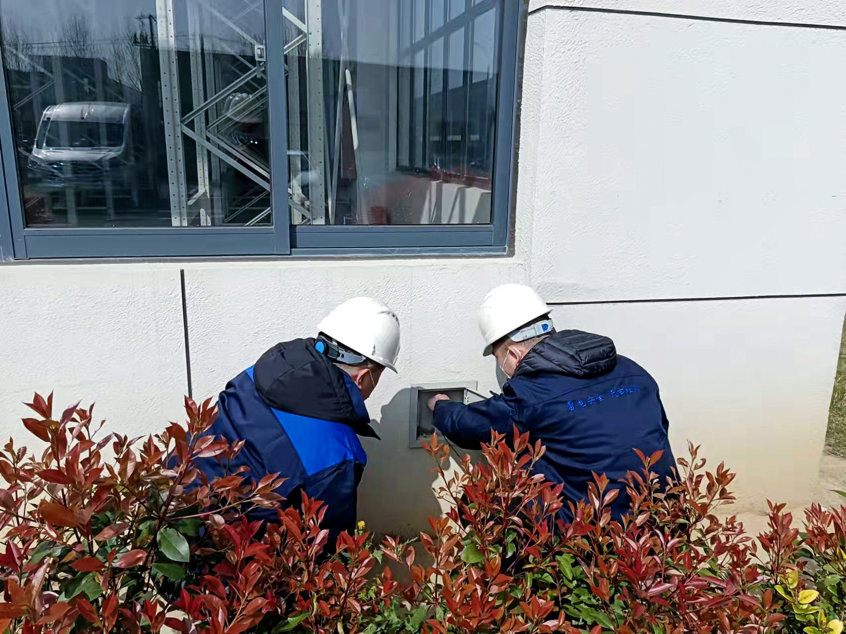 康明斯動(dòng)力防雷檢測(cè)現(xiàn)場(chǎng) 康明斯動(dòng)力防雷檢測(cè)現(xiàn)場(chǎng)